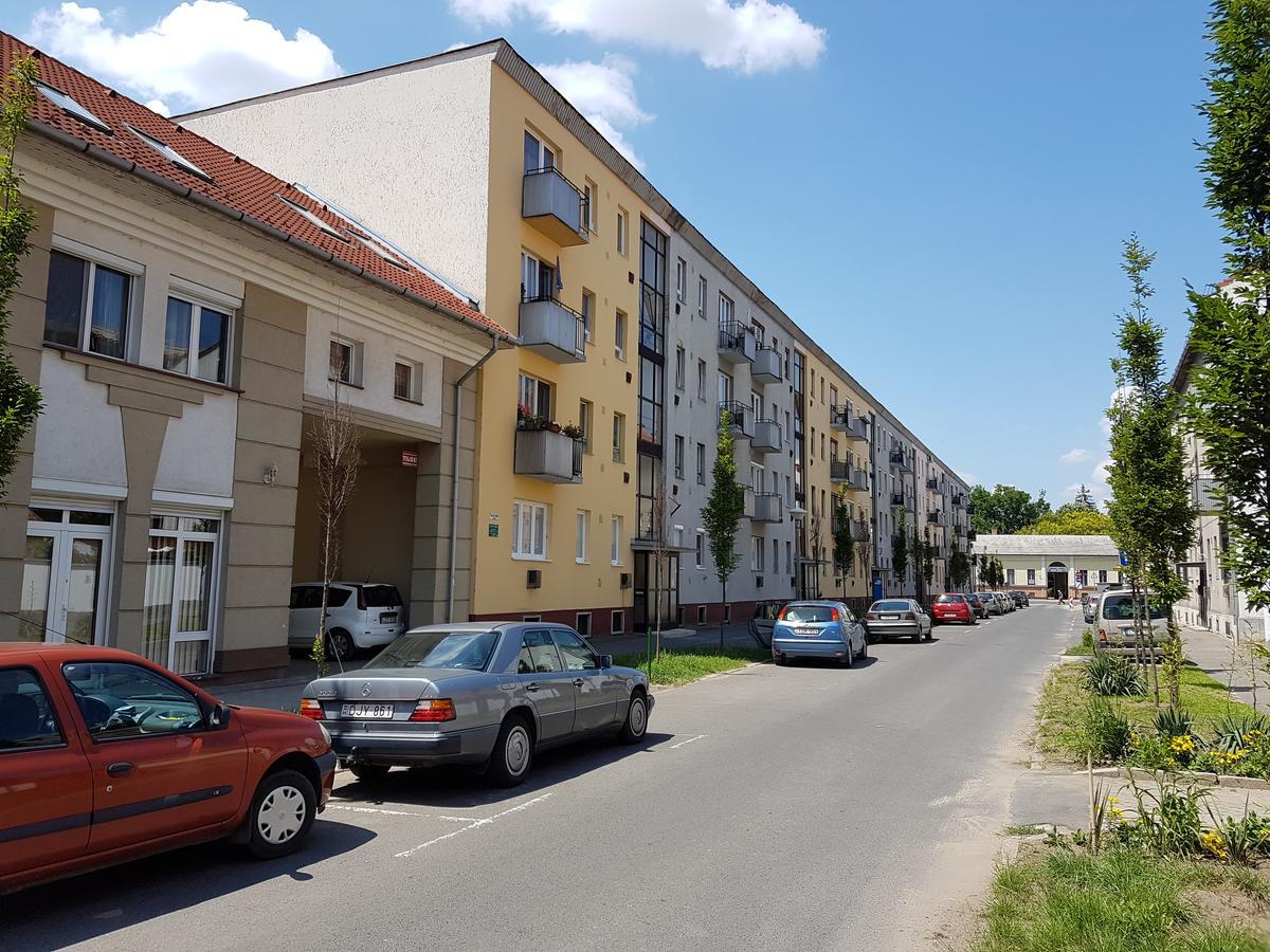Mox Downtown Apartman Debrecen Extérieur photo